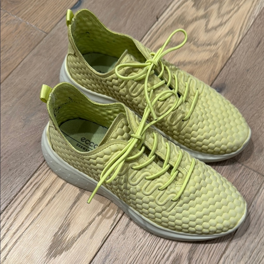 Ecco Yellow Textured Sneakers